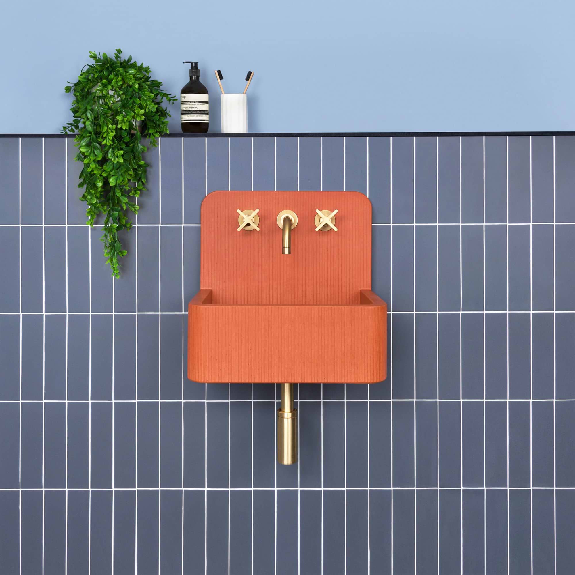 Striking Bathroom Ceramics